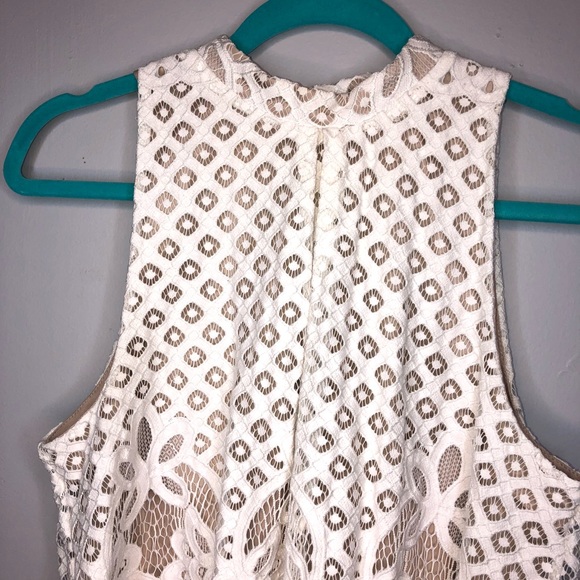 White/ Cream Lace Crop Top - Picture 3 of 7